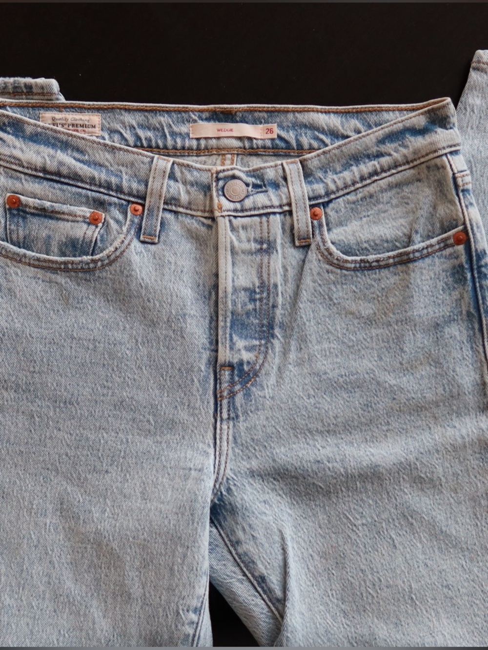 Levi's Light Blue Straight Leg Jeans - Picture 3 of 9